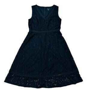 Ann Taylor Black Sleeveless Dress with Lace Detail – Size 10 Petite – Preowned
